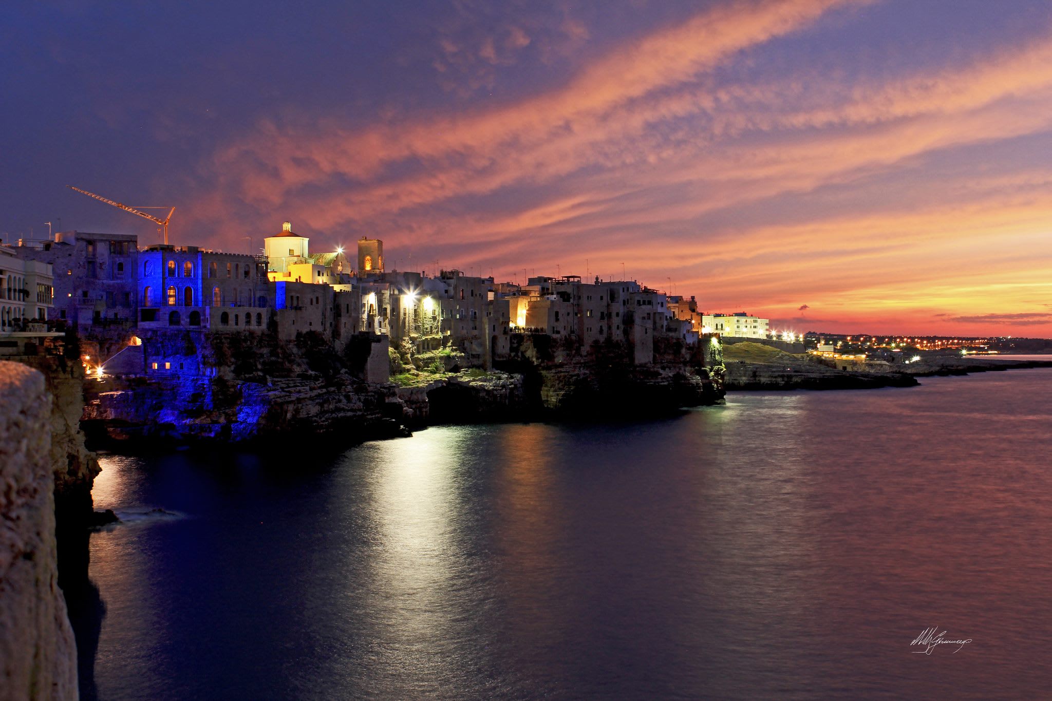 Polignano Mare 懸崖峭壁上絕色美景與石窟內美食驚豔—石窟宮酒店 Grotto Palazzese Hotel(圖7)