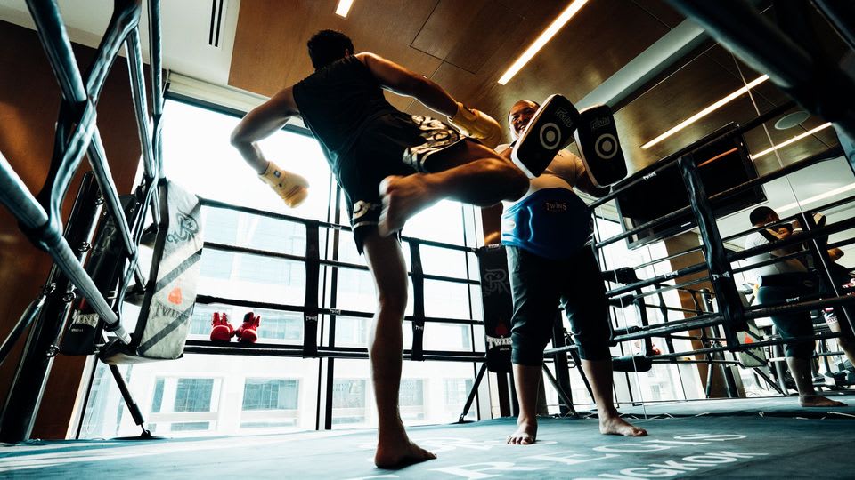 Uppercut, punch and kick!  Muay Thai boxing ring experience with luxury hotel wellness training and dietary supplement(圖2)