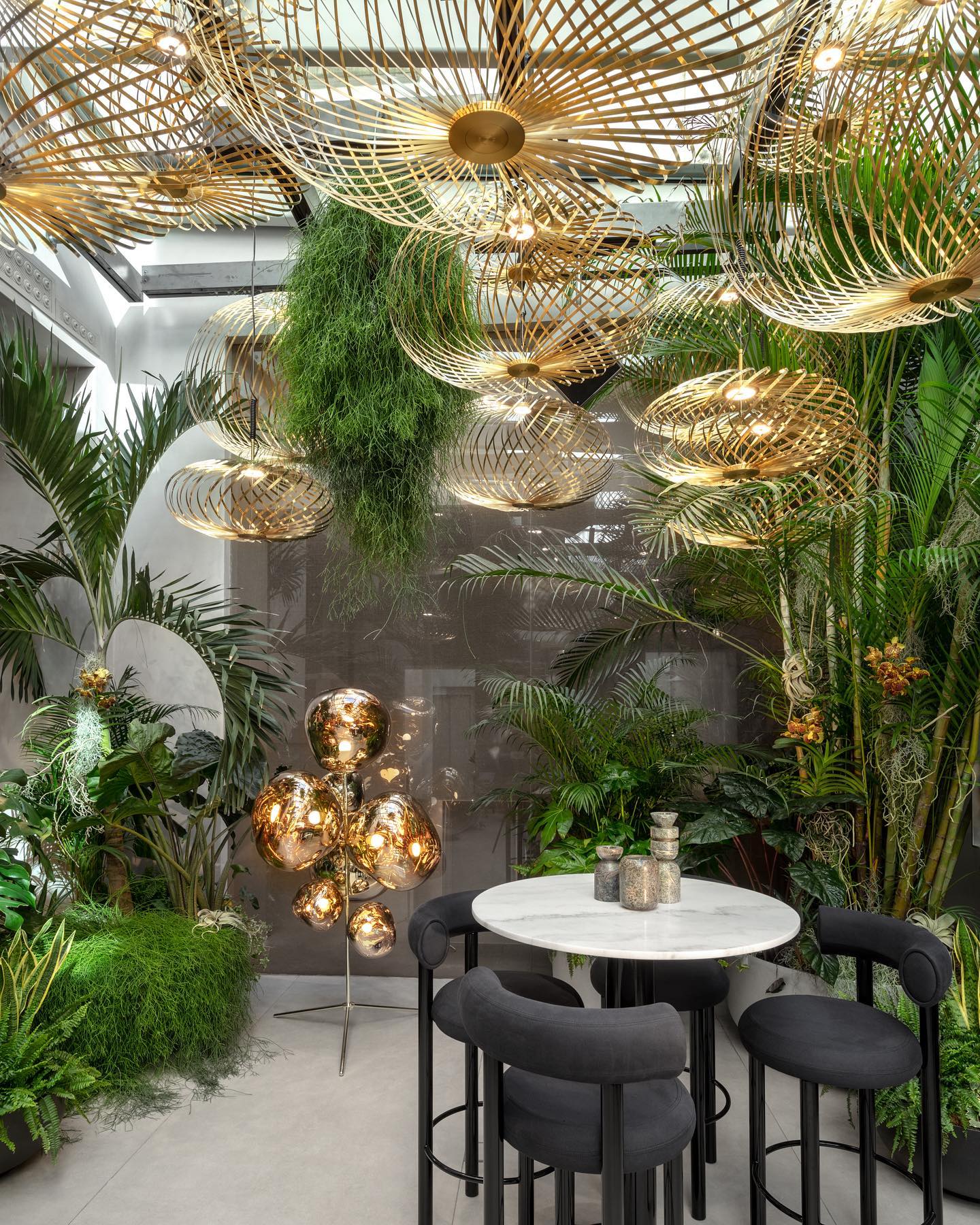 Experimental space with theatrical backdrop to experience gourmet gastronomy and Tom Dixon designs(圖9)