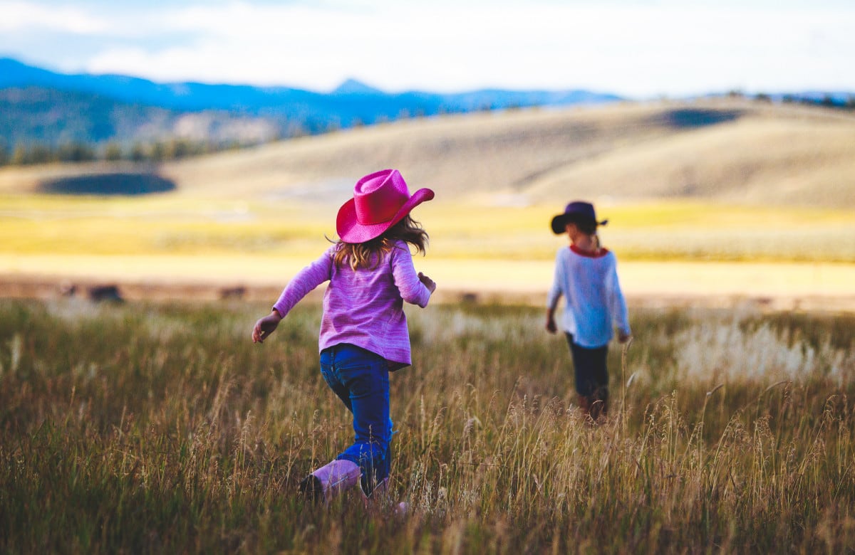 37,000 acres of wilderness and family togetherness, from Montana horseback riding, fly-fishing, river rafting to chuck wagon dinners(圖8)