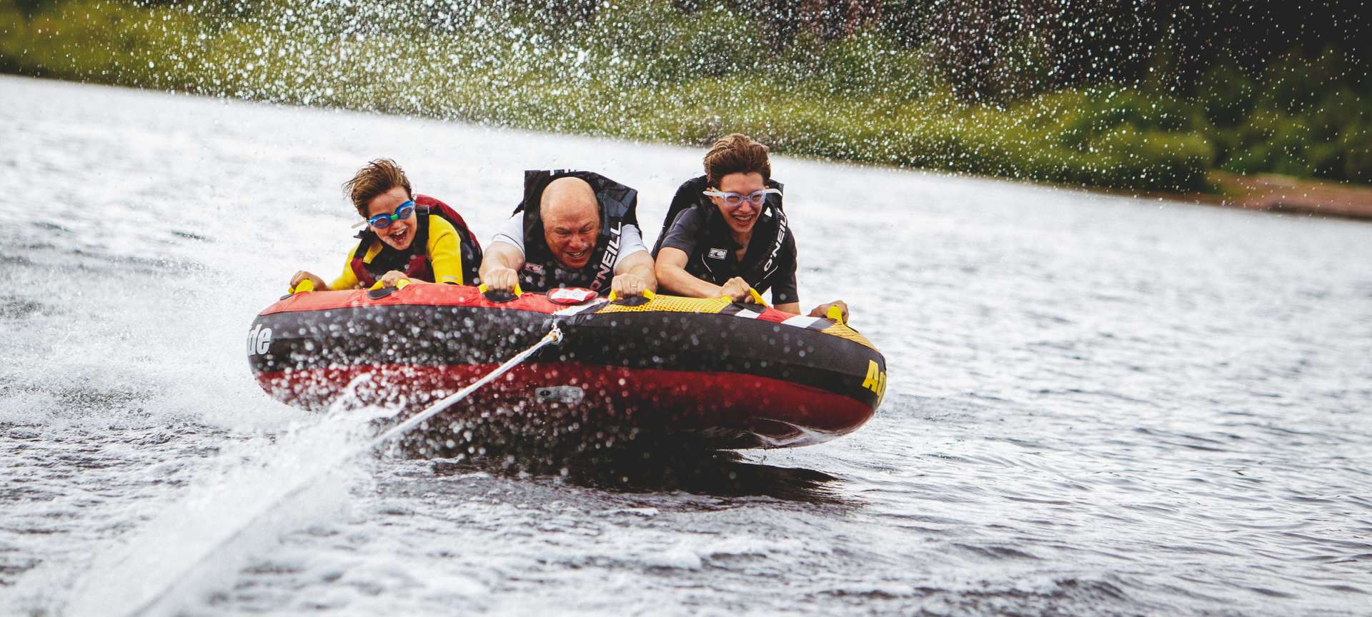 37,000 acres of wilderness and family togetherness, from Montana horseback riding, fly-fishing, river rafting to chuck wagon dinners(圖1)