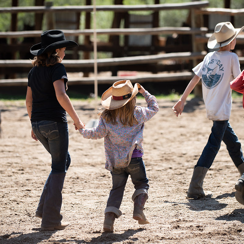 Experience true spirit of the West, parents and kids alike.  Colorado dude ranch all-inclusive vacation(圖7)