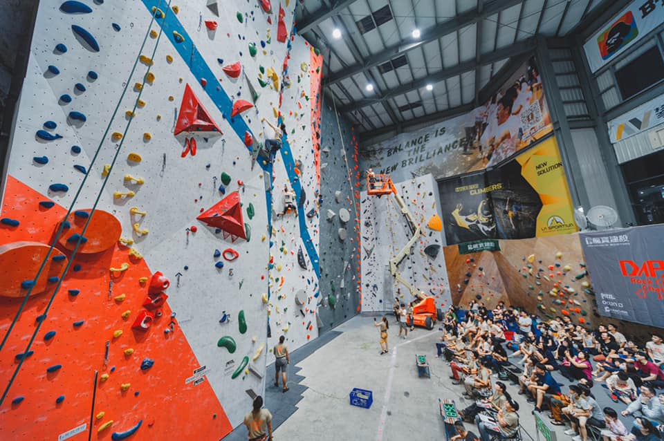 Olympic-size indoor rock climbing facility, adventurous and precious experience for families to share(圖11)