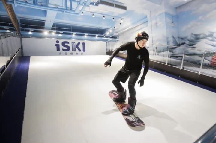 Family indoor skiing and snowboarding in tropical Taiwan(圖3)