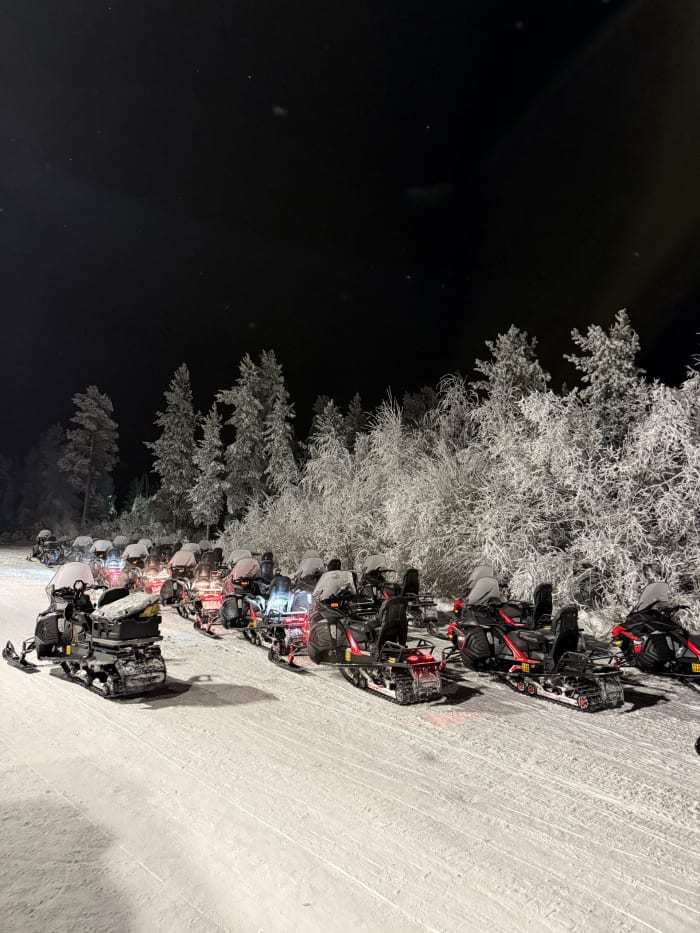 Arctic Aurora Chase mit dem Schneemobil, Rovaniemi