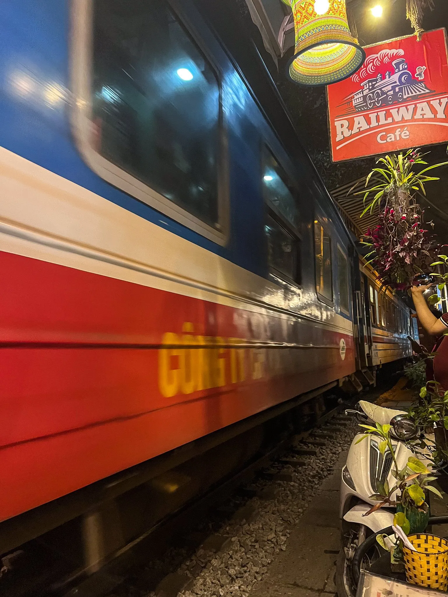 Railway Café, Train Street Hanoi