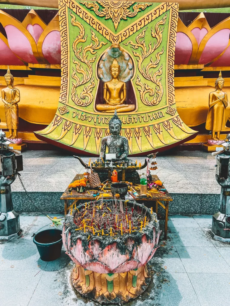 Big Buddha (Wat Phra Yai) Schrein