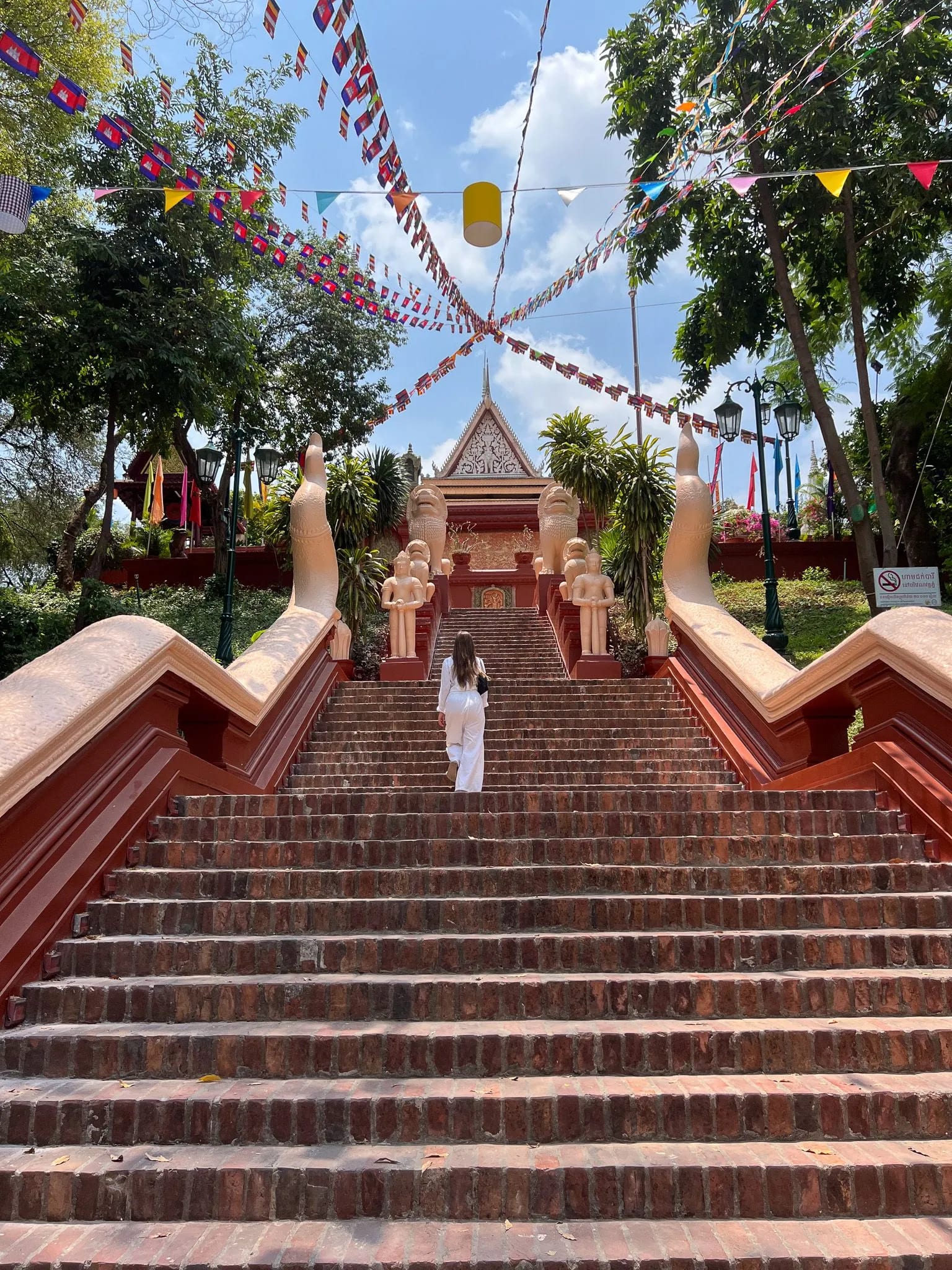 Wat Phnom, Phnom Penh