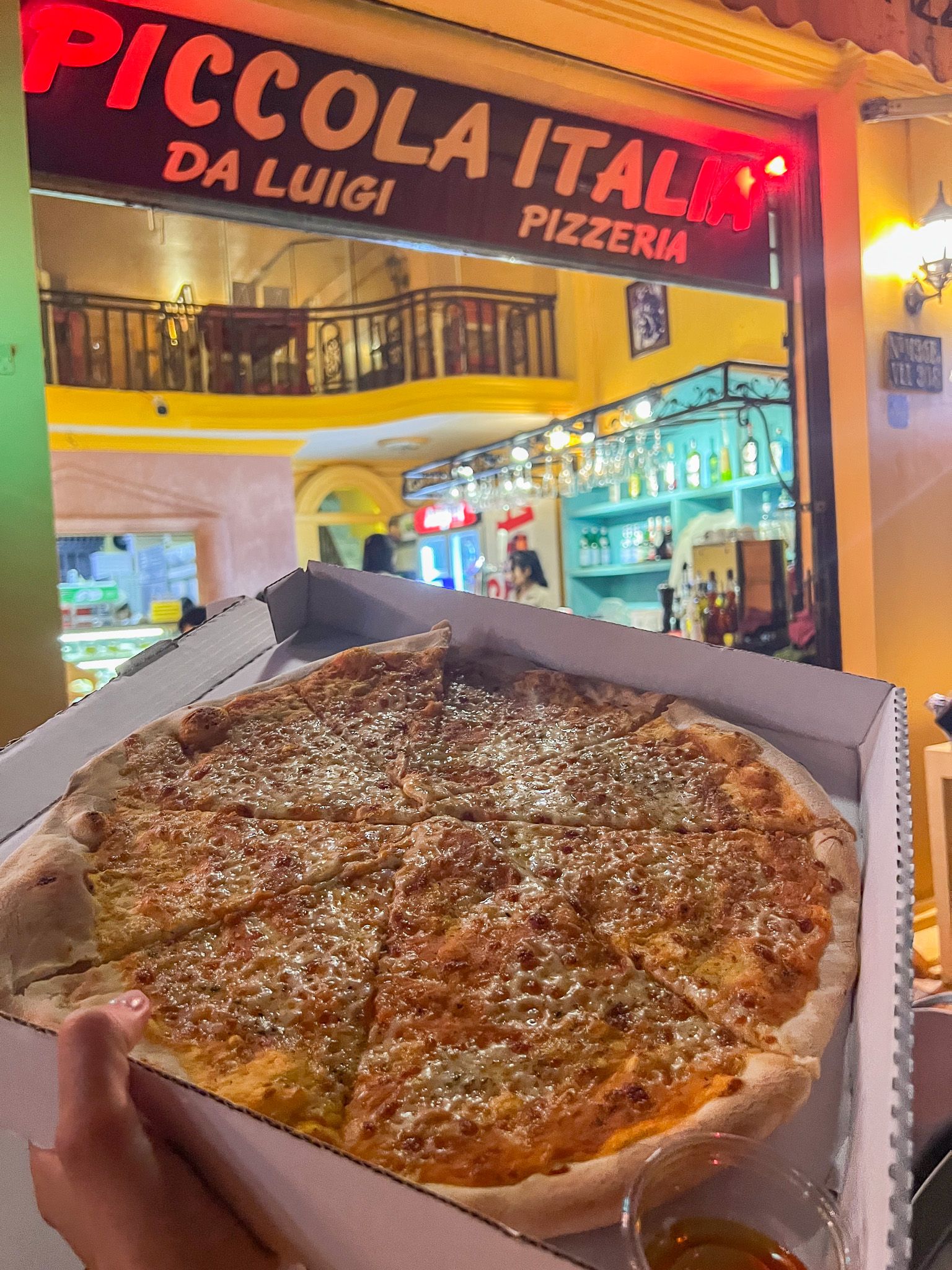 Piccola Italia Da Luigi Pizzeria, Phnom Penh