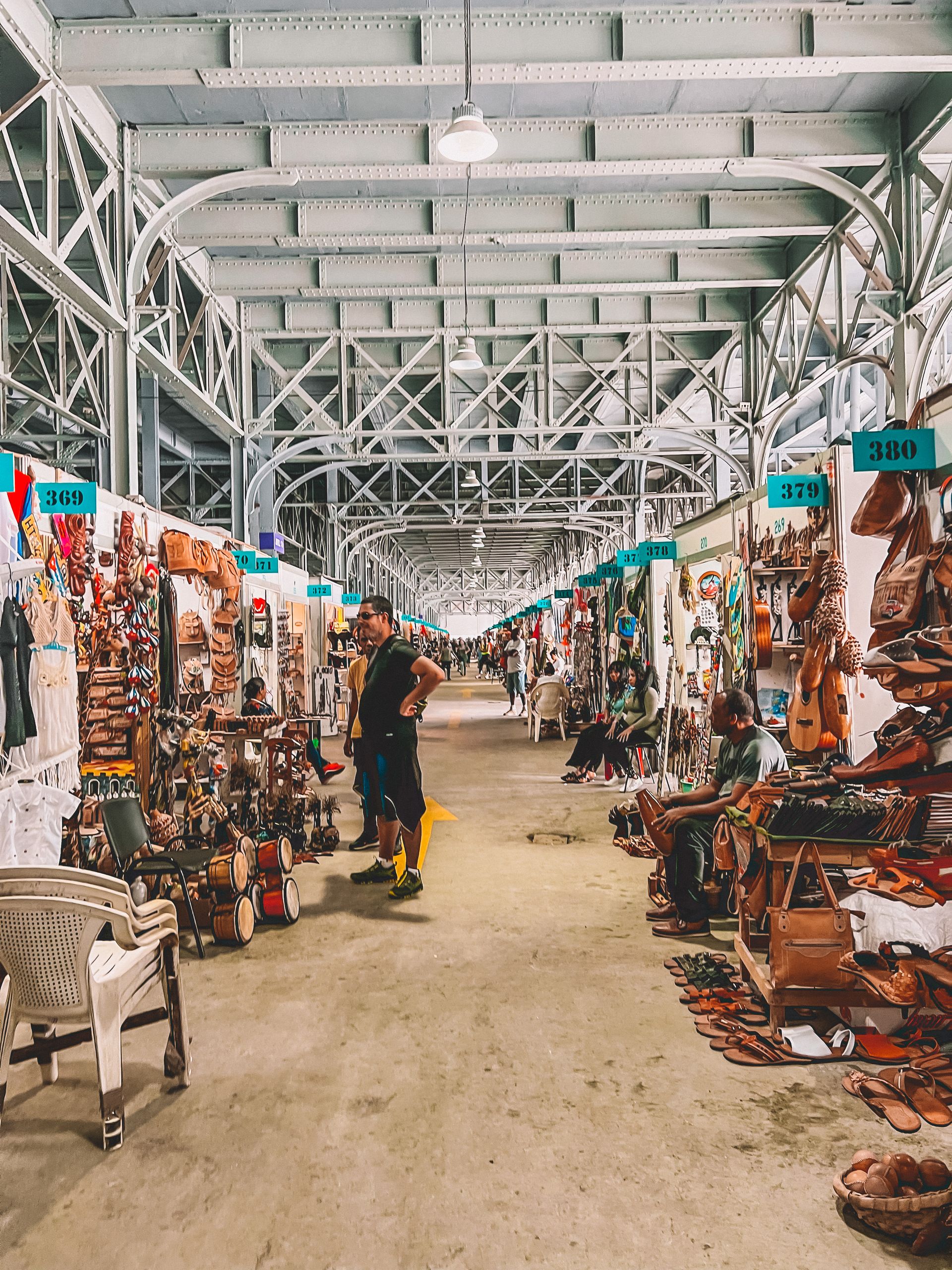 Almacenes San José Artisans Market in Havanna