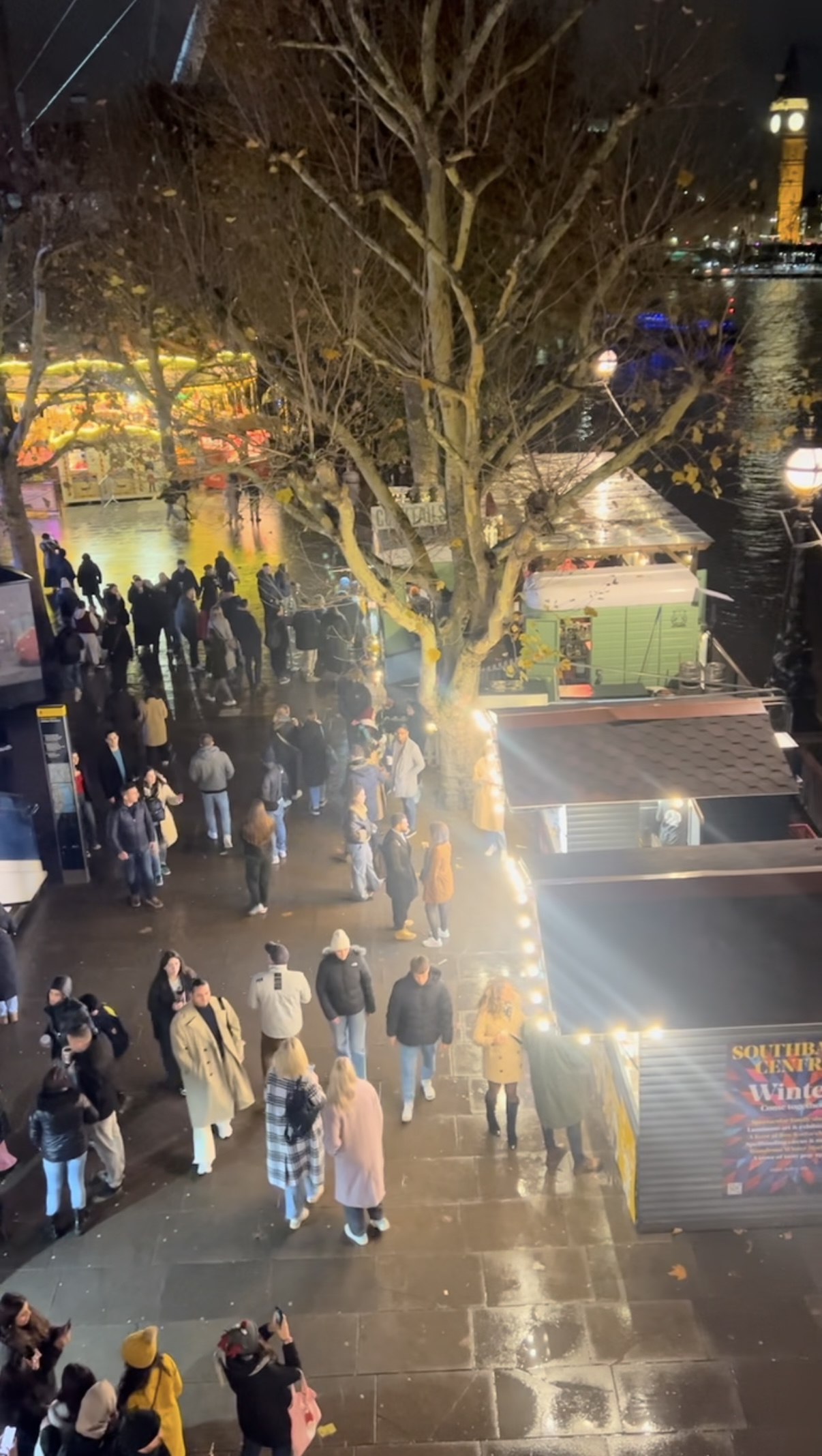 Christmas by the River, London
