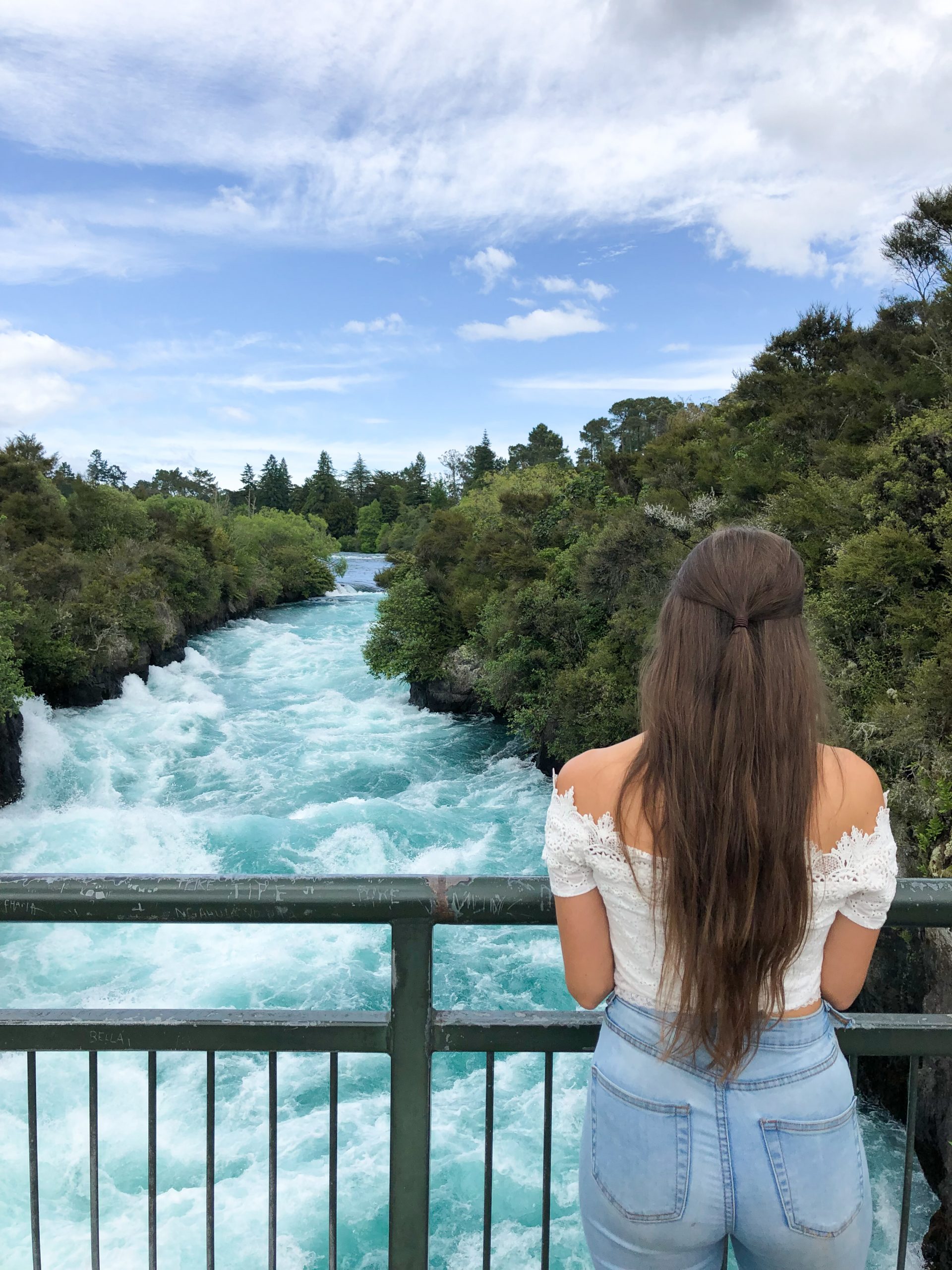 Türkisfarbenes Wasser der Huka Falls