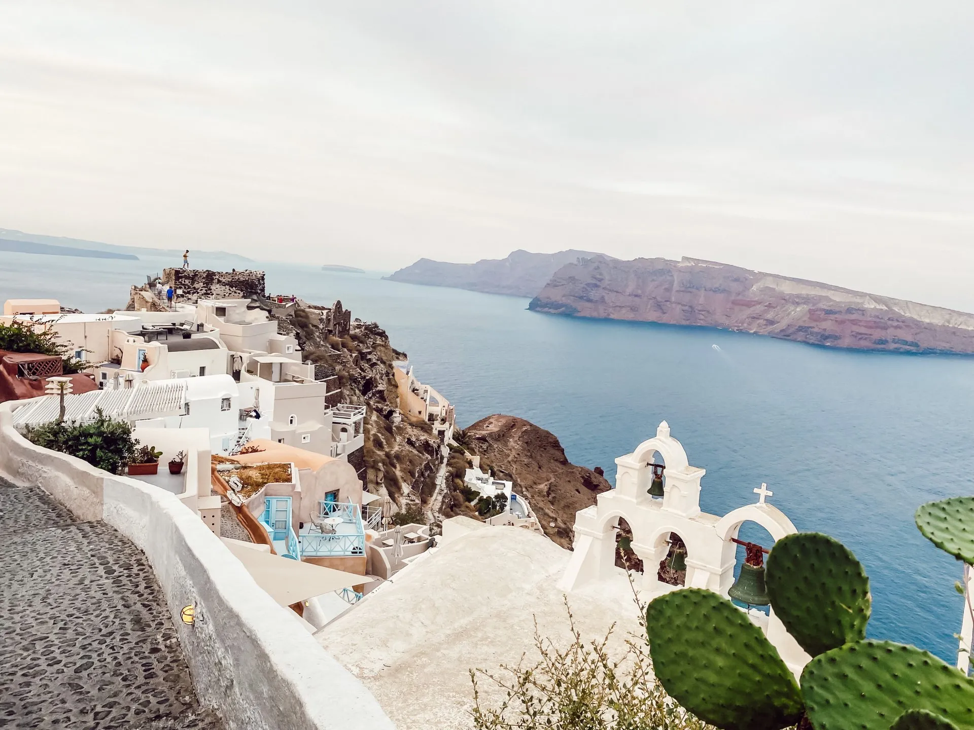 Morgenspaziergang durch Oia, Santorini