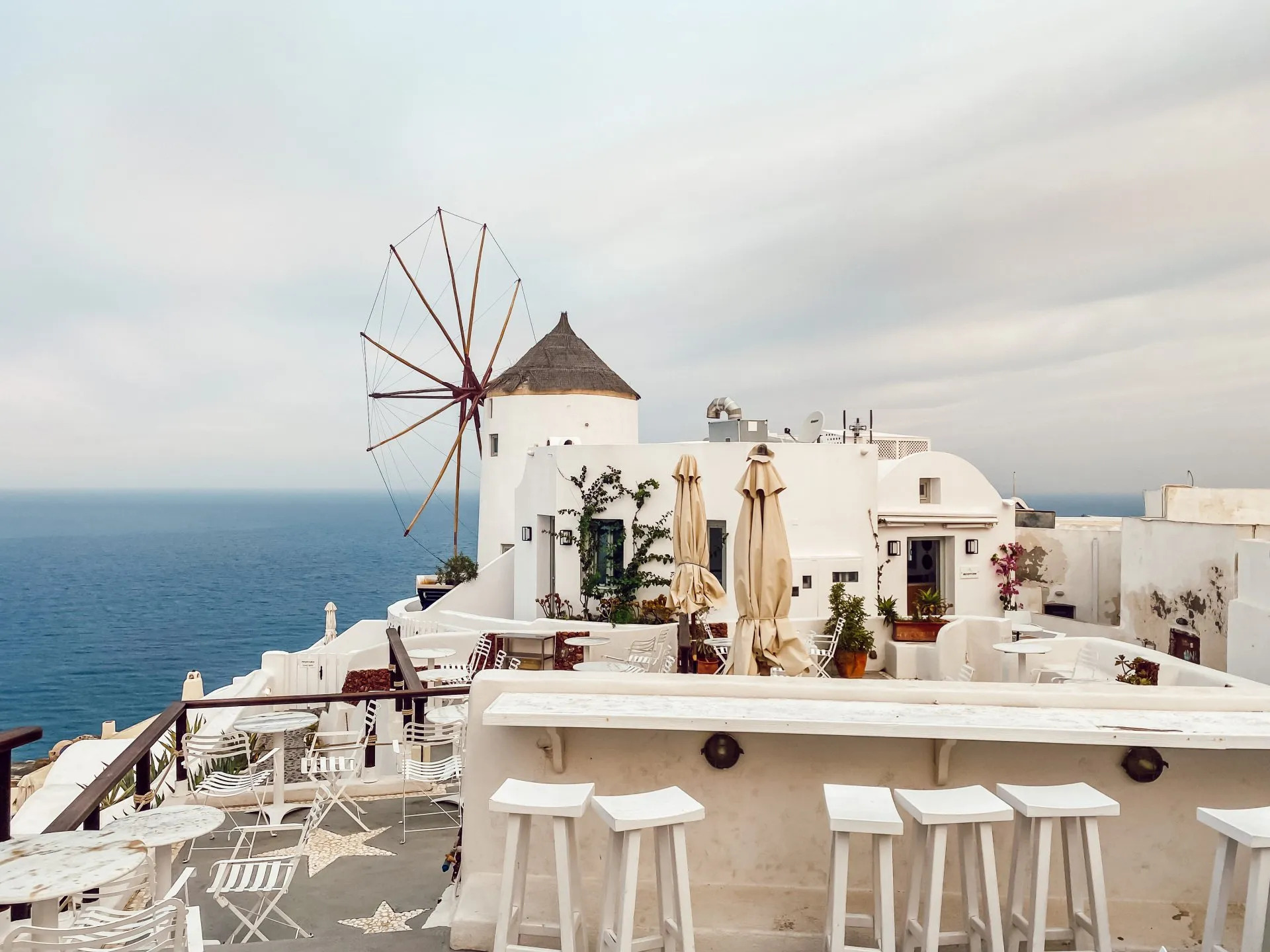 Morgenspaziergang durch Oia, Santorini