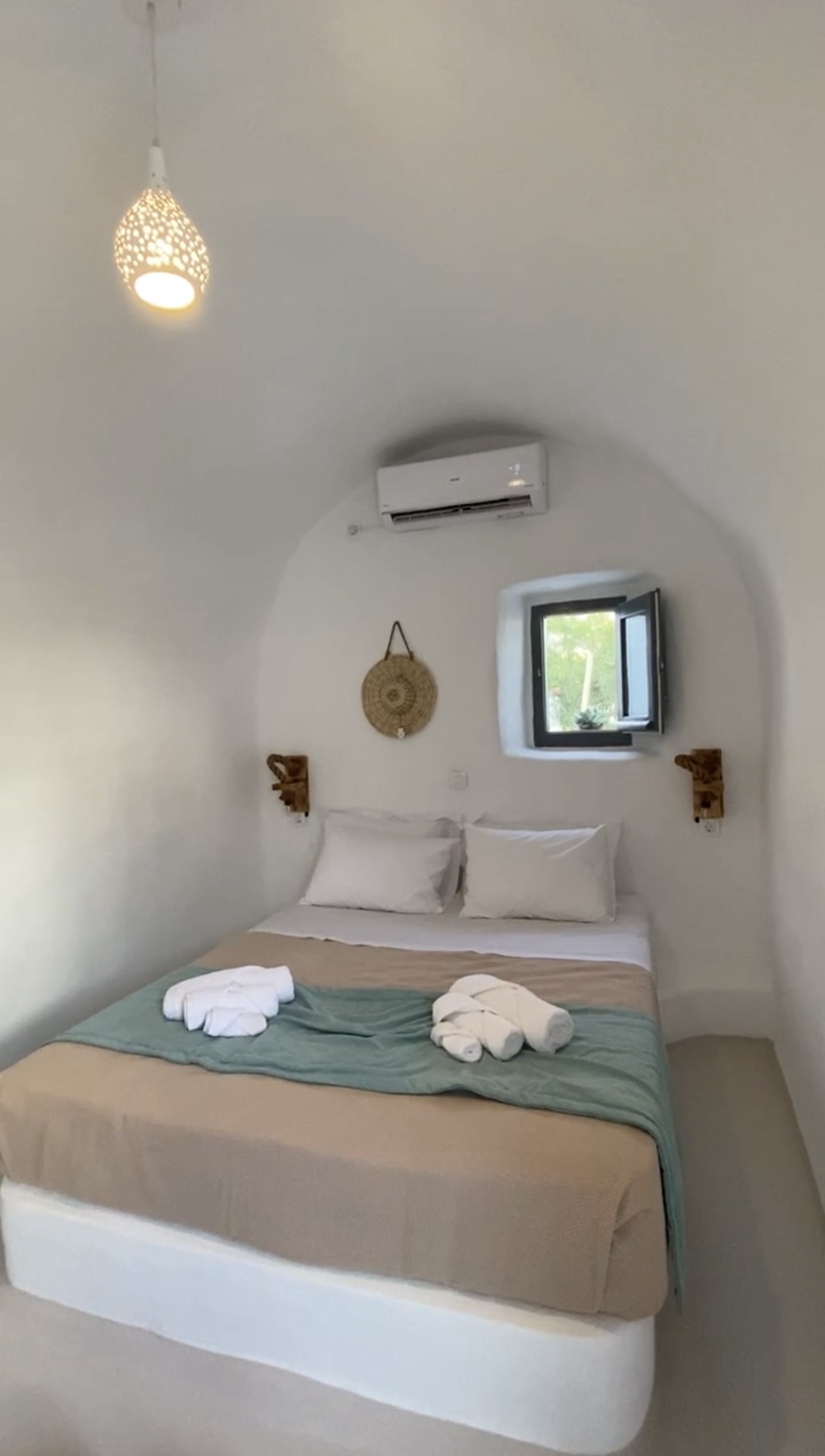 Mystagoge Retreat, Santorini