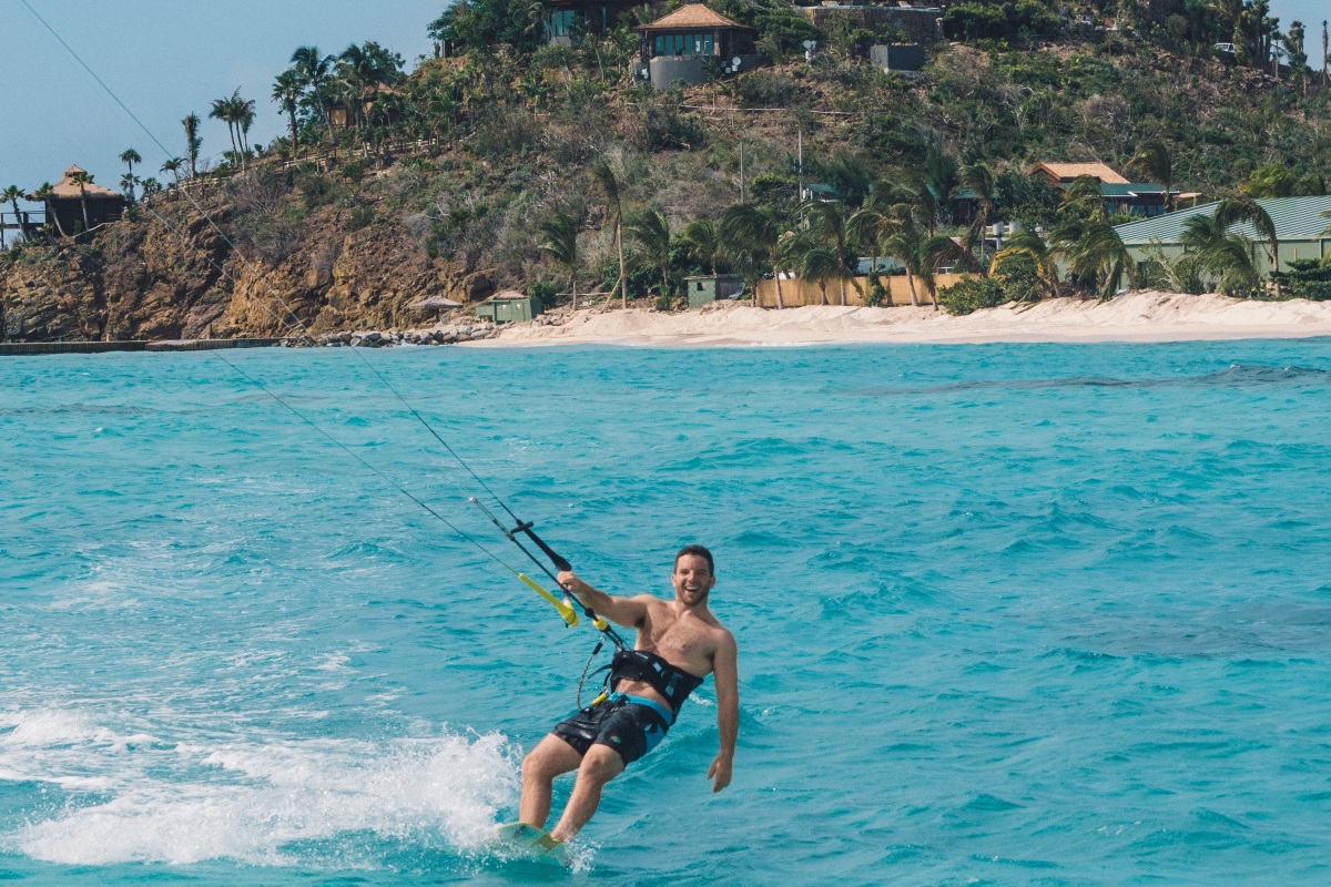 Kitesurfing 