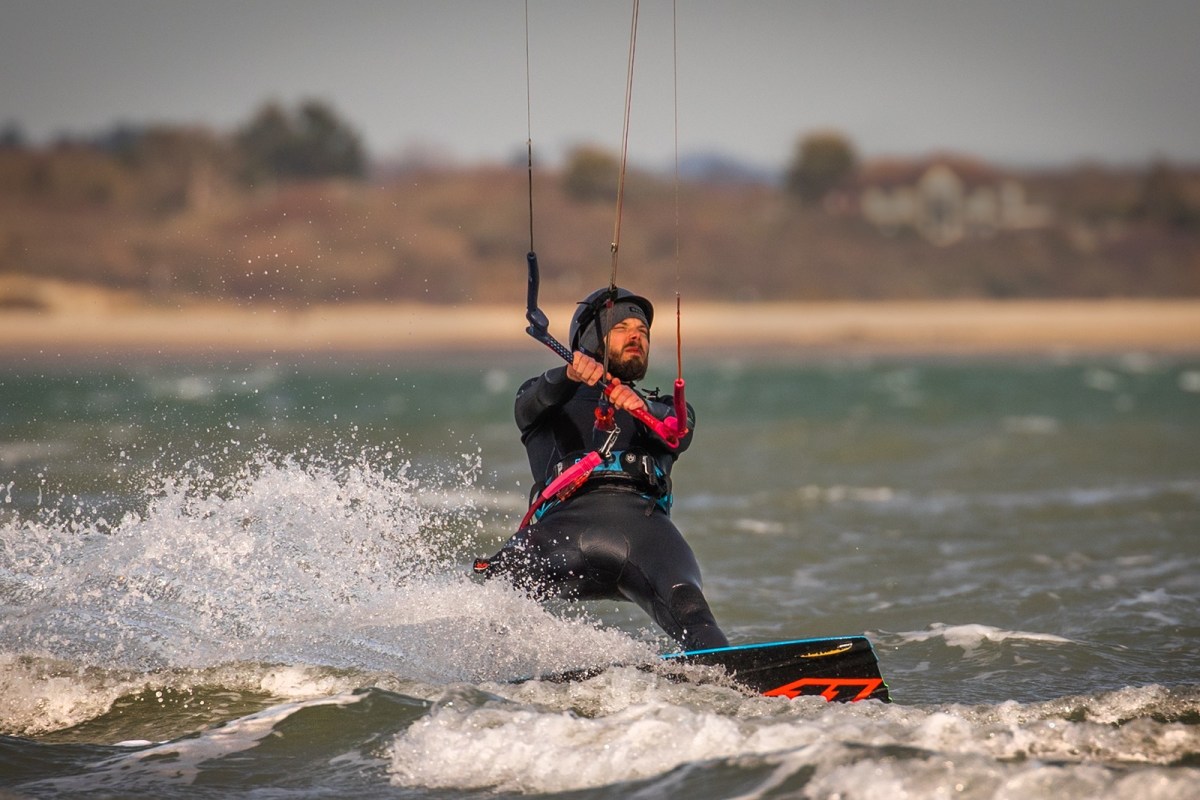 Book kitesurfing with Nomadic Kitesurf