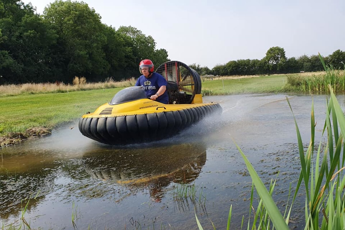 Book now a hovercrafting session