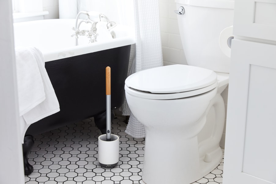 How to Clean a Toilet Brush and Holder: 3 Effective Methods