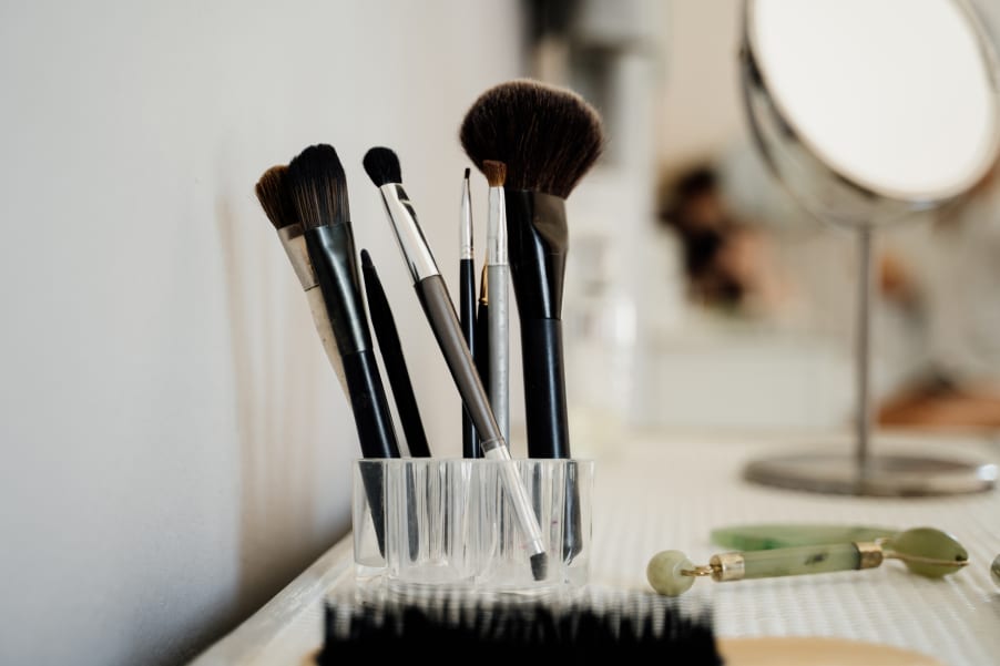 9 Best Makeup Brush Cleaners 2022 to Clean Your Tools