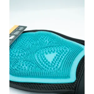 Grooming Mitt for Dogs close up of rubber brush side