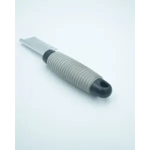 Moulting Comb for Small Pets full profile, with grey handle and metal teeth