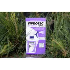 Fiprotec Tick & Flea Spray Treatment for Dogs lifestyle image in grass