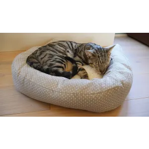 Dotty Feline Cat Bed lifestyle with sleeping brown cat