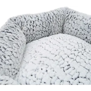 Rosewood Luxury Fleece Lined Plush Bed close up of fleece rim