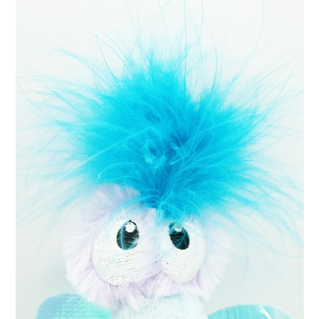 Swat ‘N Treat Fairy Kicker Cat Toy close up of face with blue feathers