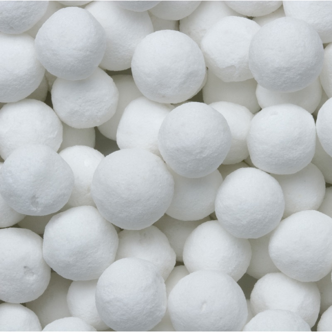 Aquael BioCeraMAX Pro 1600 close up of white balls inside packaging