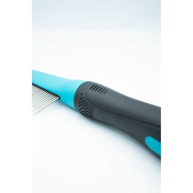 Up & Down Comb For Dogs close up of black handle