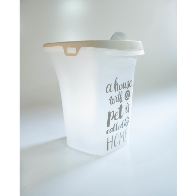 Trendy Story Pet Food Container side view, transparent tub with grey lid