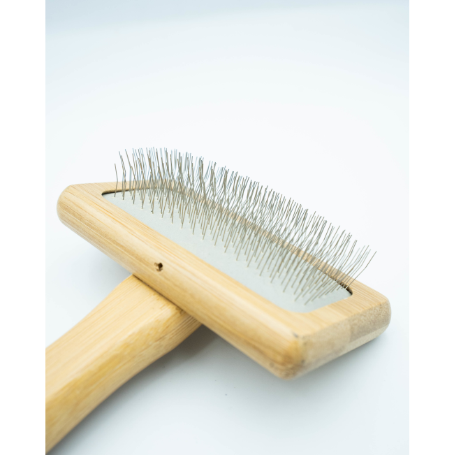 Bamboo Slicker Brush for Dogs close up of metal pin teeth