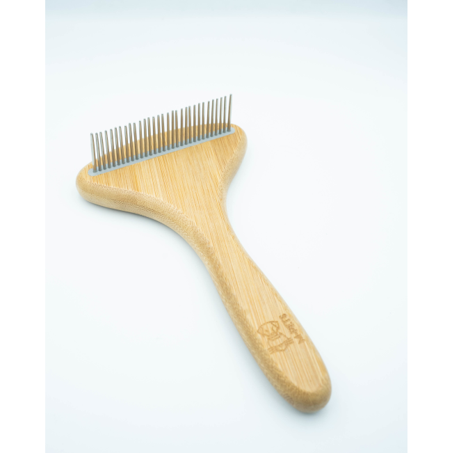 `Bamboo Rake Comb for Dogs side view with metal teeth