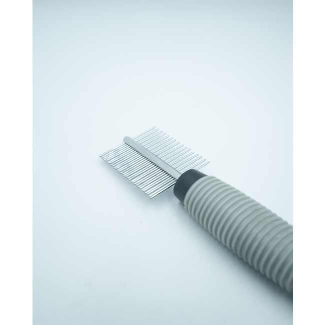 Combi Grooming Comb for Small Pets side profile of grey rubber handle with metal teeth