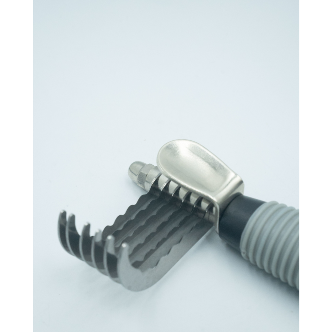 Dematting Comb for Small Pets close up of the sharp metal teeth