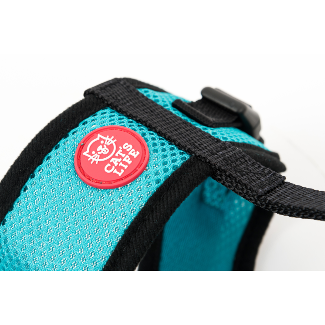 Cat’s Life Cat Harness & Lead close up of the turquoise harness
