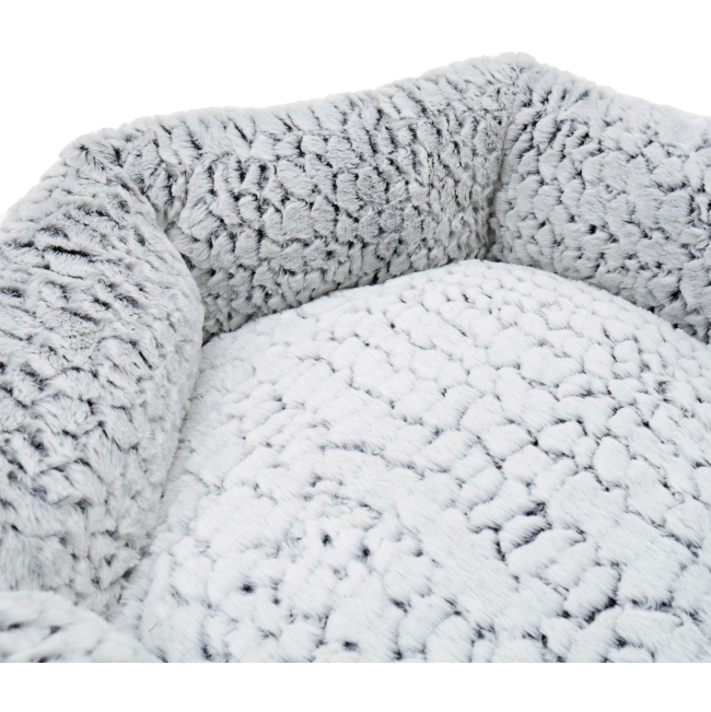 Rosewood Luxury Fleece Lined Plush Bed close up of fleece rim