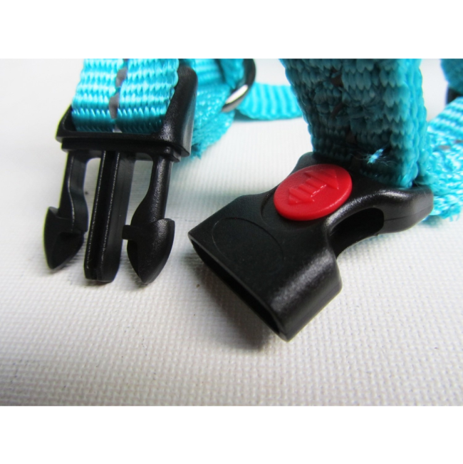 Reflective Supersoft Webbing Dog Harness close up of turquoise buckle