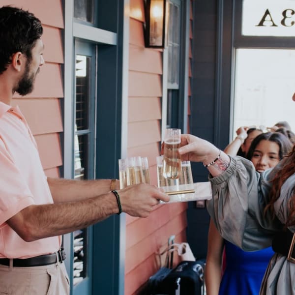 Cocktail Boy Welcome Service