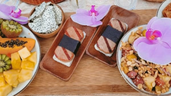Hawaiian Feast