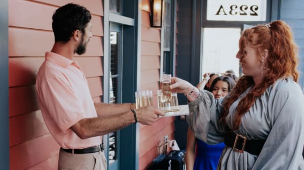 Cocktail Boy Welcome Service