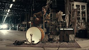 "Trouble Don't Follow Me" (Live)