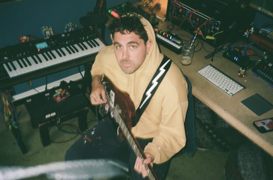 HUNNY Shares New Single “i can see my house from here”