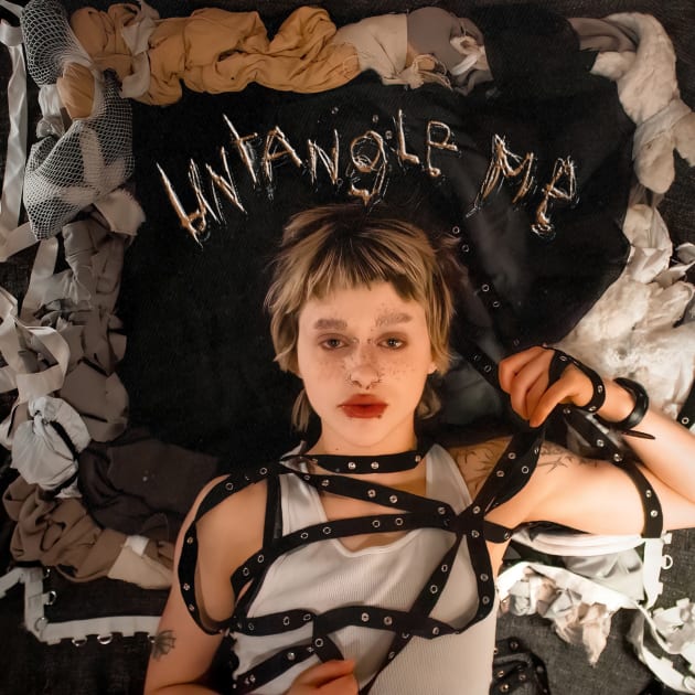 sophie meiers   SHARES GRITTY NEW SINGLE  “untangle me”