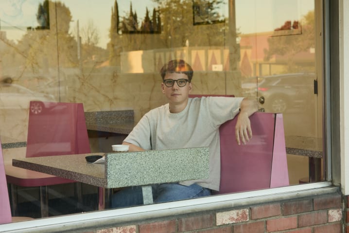 SEAN SOLOMON ANNOUNCES DEBUT ALBUM 'THE WORLD IS NOT GOOD ENOUGH’