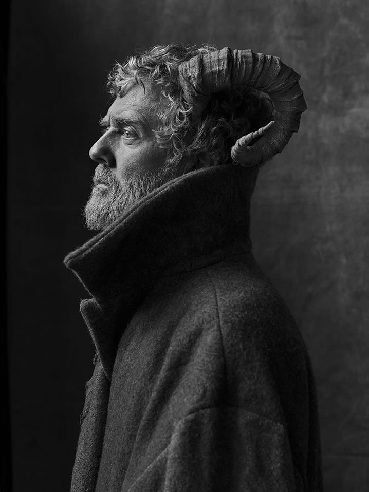 Glen Hansard Shares New Video For "The Closing Door"