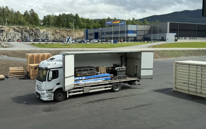Forutsigbar levering av plastmaterialer og maskinerte deler