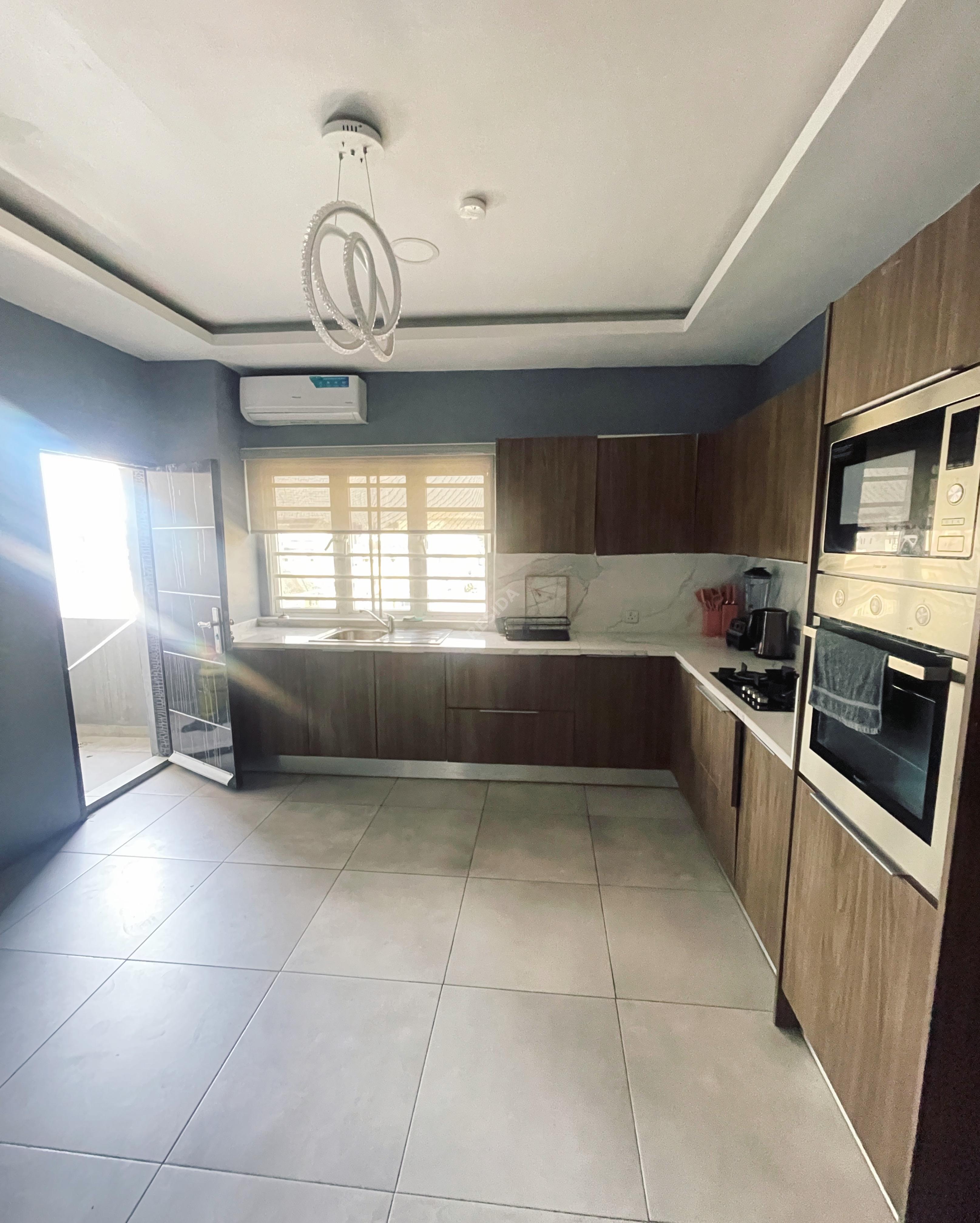 Heritage Court Apartment Ikate. — photo 5
